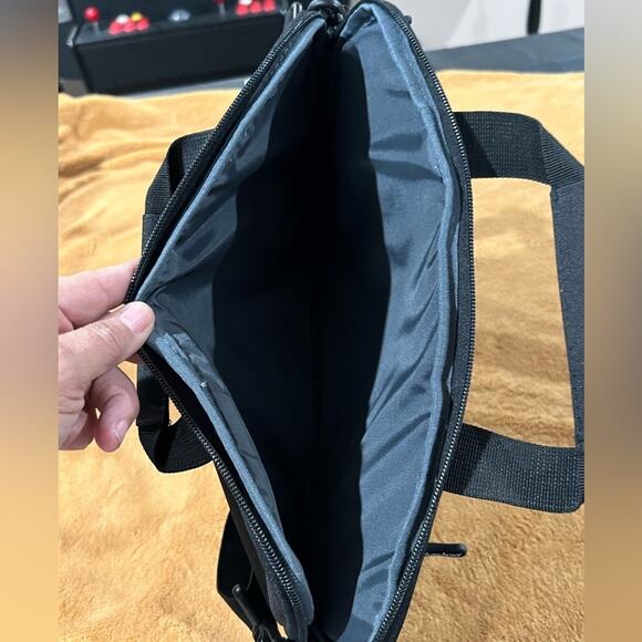 Bump Armor Laptop case 13”” Black NWT perfect size - Picture 10 of 10